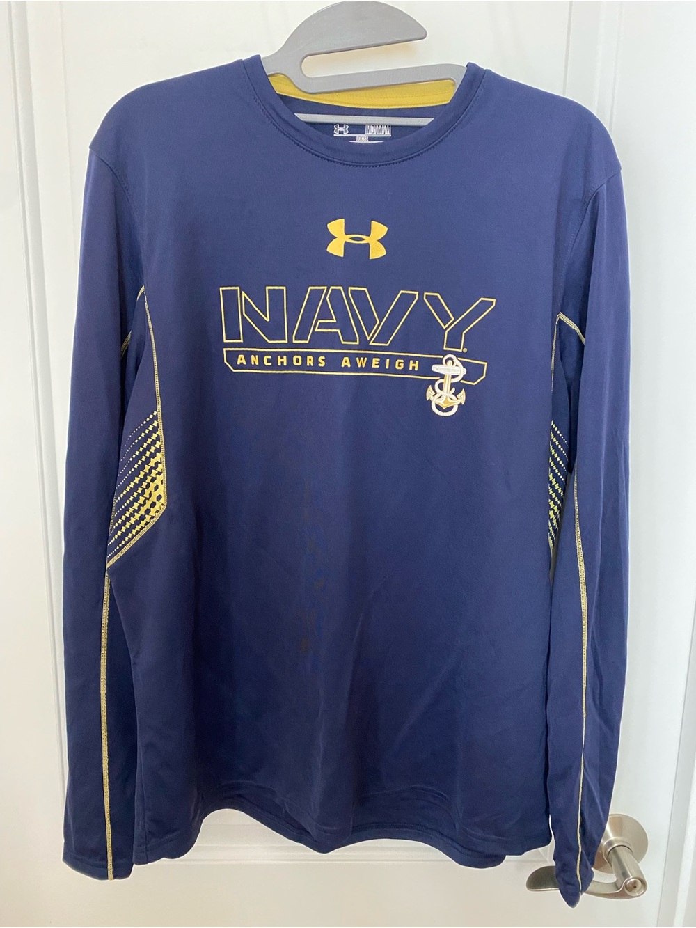 US Naval Academy Under Armour Navy Anchors Aweigh Long Sleeve Medium Heat Gear